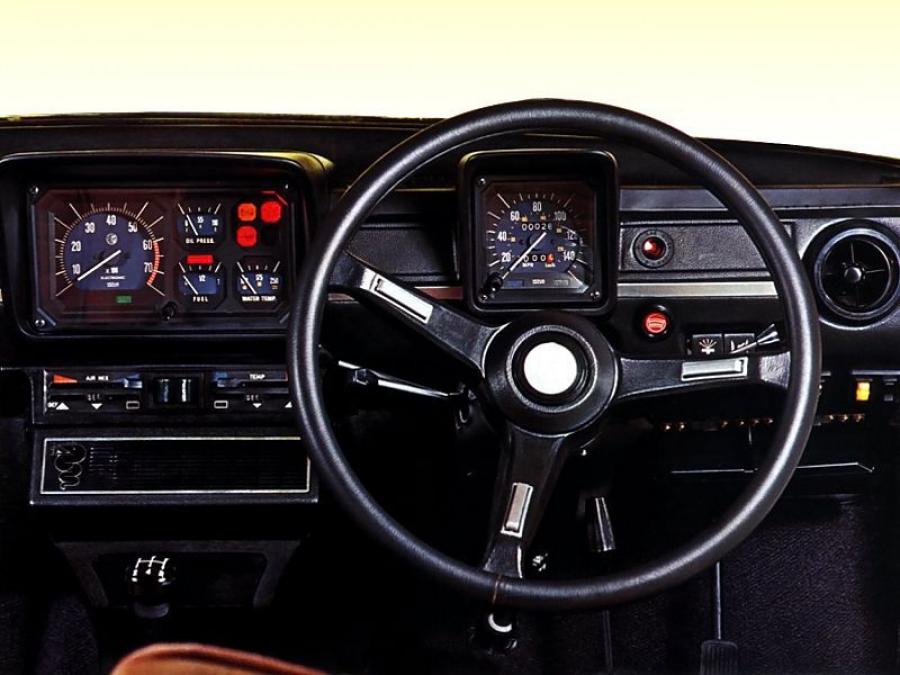 Панель приборов Alfa Romeo Alfetta GTS (116) 1976 года  (фото 5 из 6)